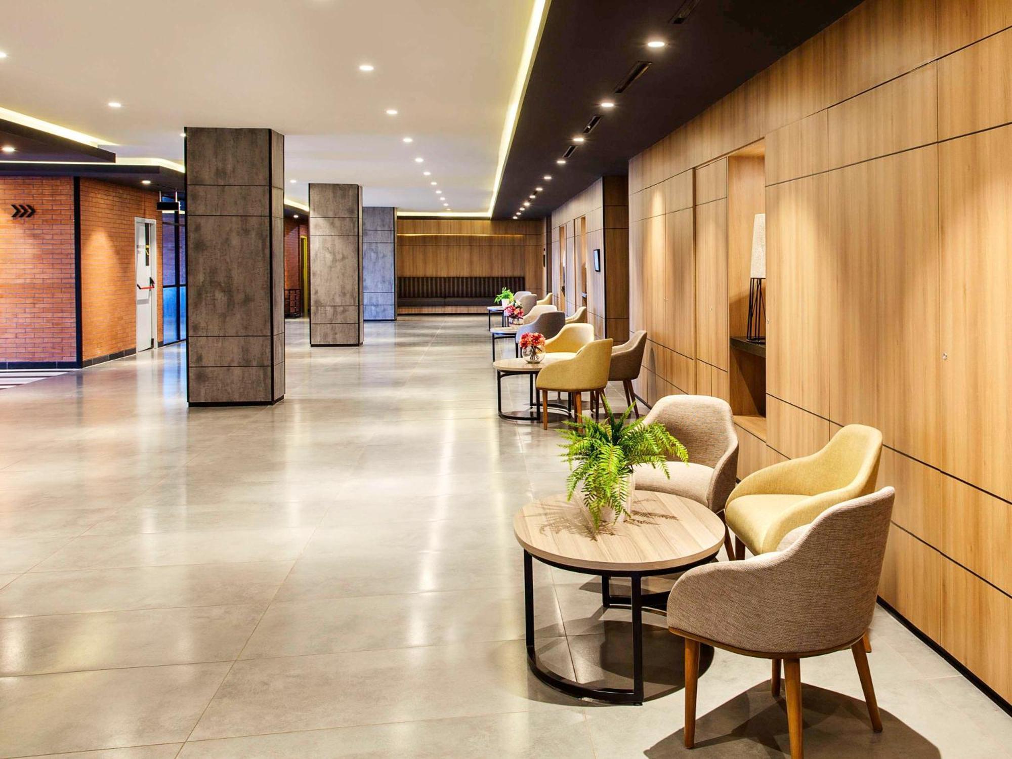 Ibis Styles Bekasi Jatibening Hotel Buitenkant foto