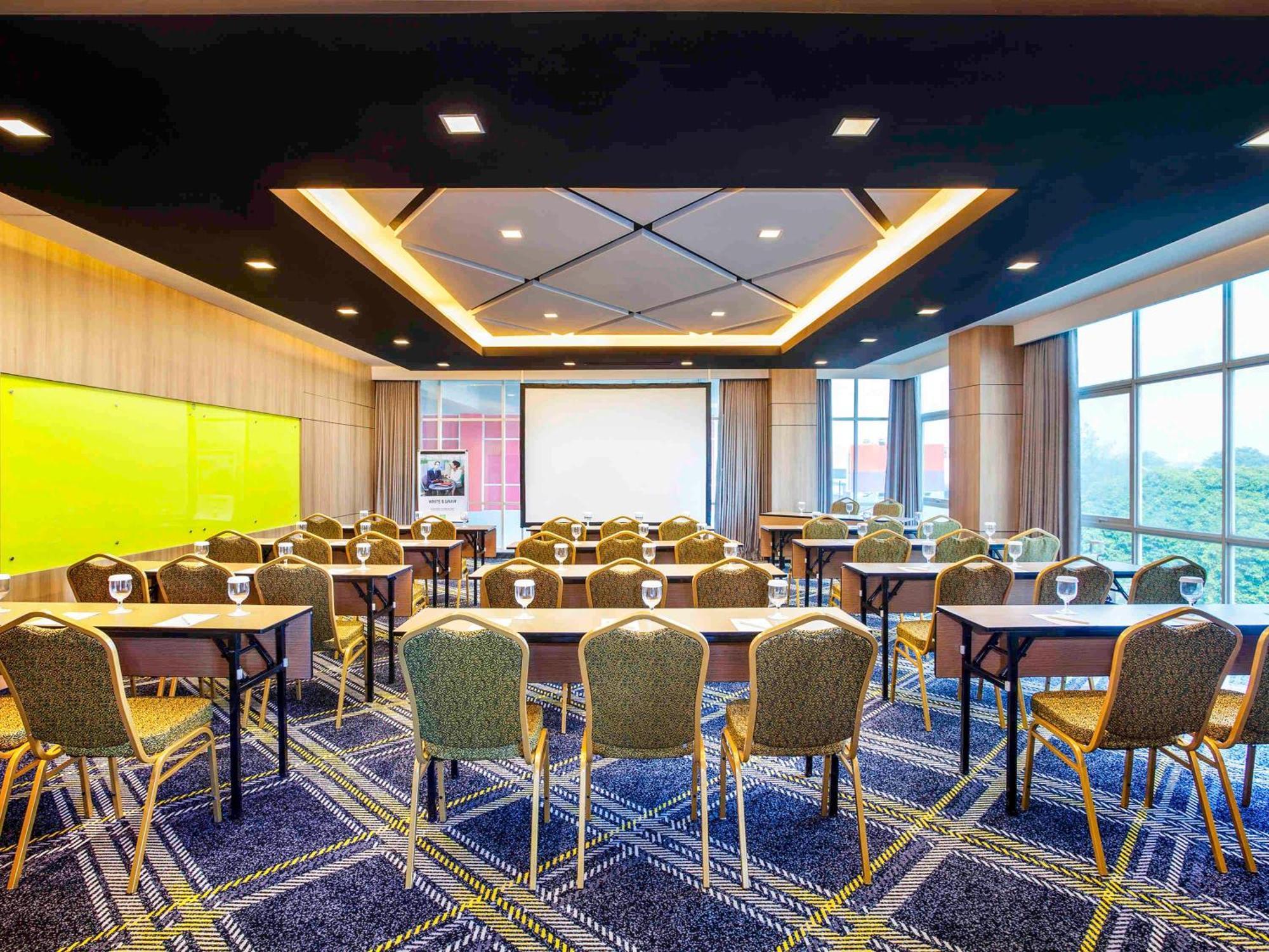 Ibis Styles Bekasi Jatibening Hotel Buitenkant foto