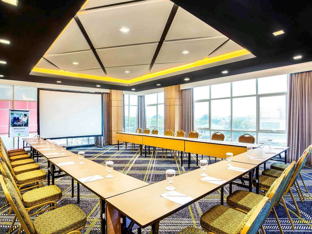 Ibis Styles Bekasi Jatibening Hotel Faciliteiten foto