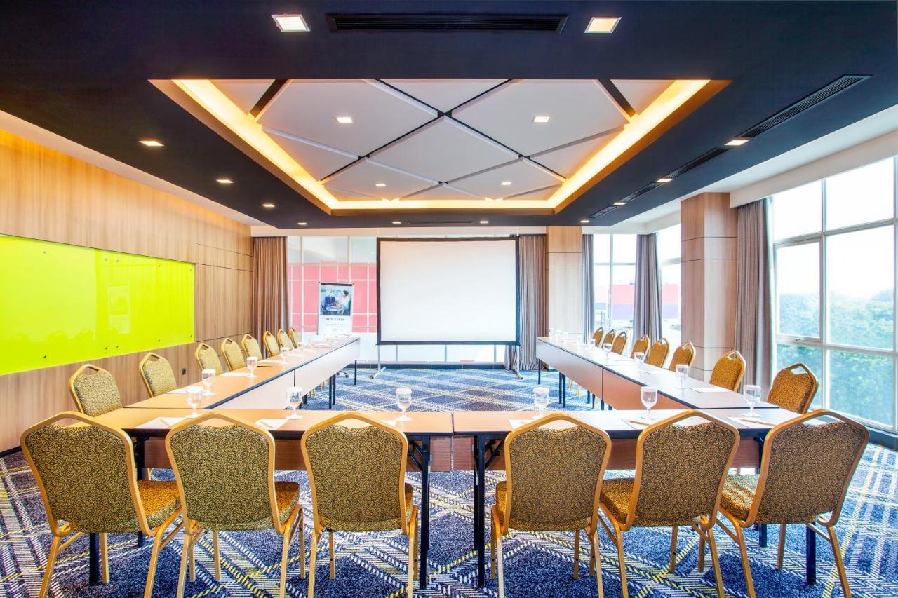 Ibis Styles Bekasi Jatibening Hotel Buitenkant foto