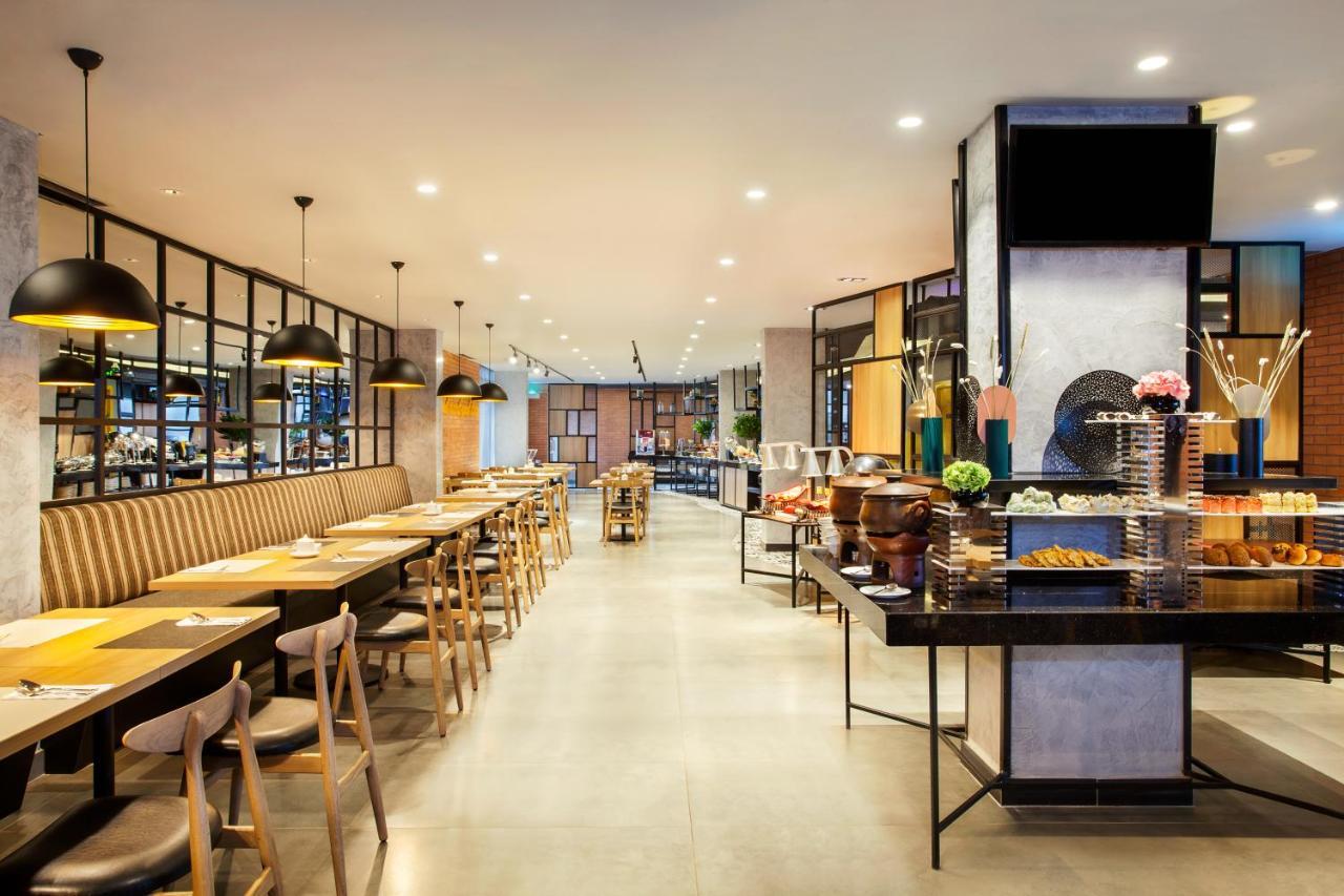 Ibis Styles Bekasi Jatibening Hotel Buitenkant foto